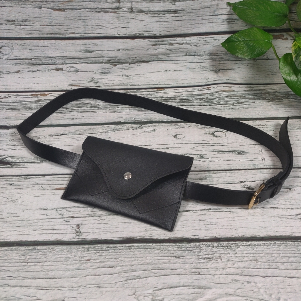 NWOT Black Fanny Pack